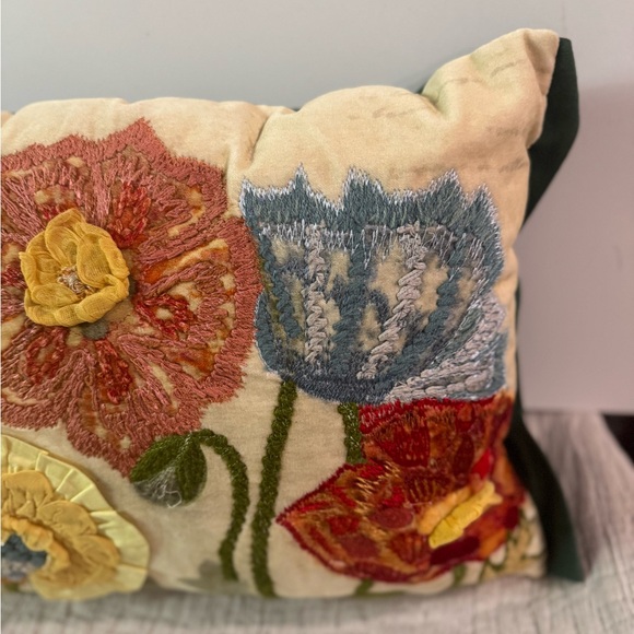 Pair (2) of Vintage Pier 1 Floral Embroidered Accent Pillows - Picture 5 of 12